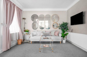 Pass the Keys Elegant House Near Hyde Park: Your Perfect Getaway